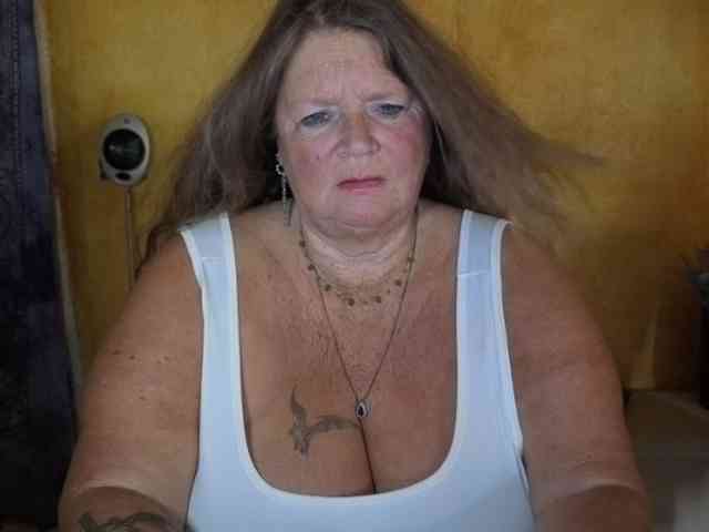 lady-vamp webcam