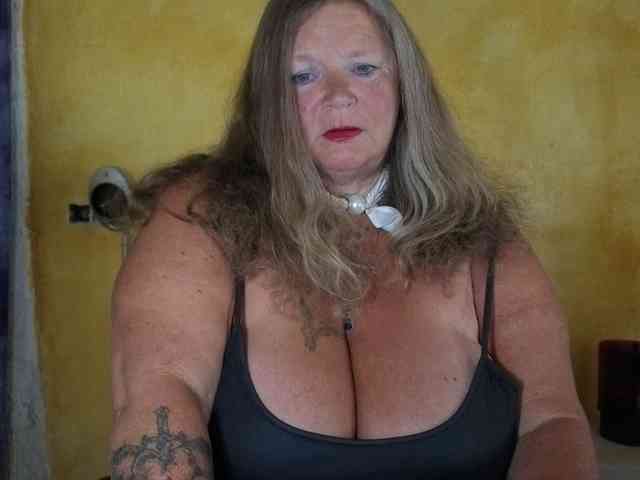 lady-vamp webcam
