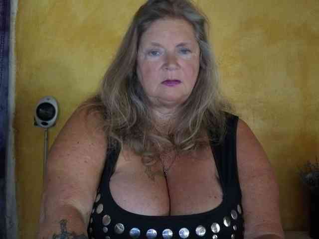 lady-vamp webcam