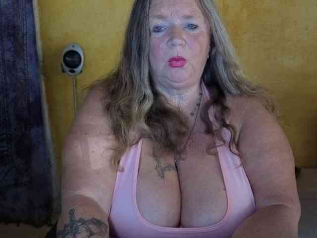 lady-vamp webcam