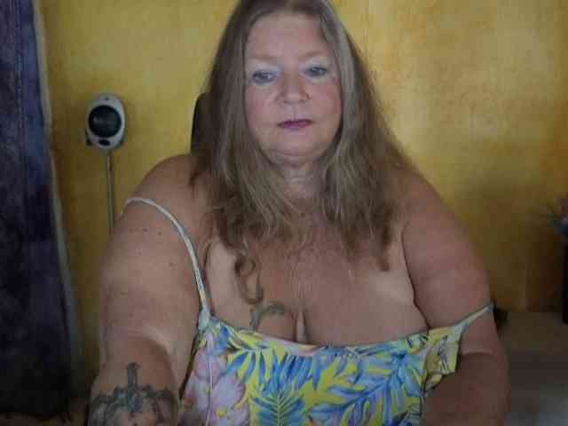 lady-vamp webcam