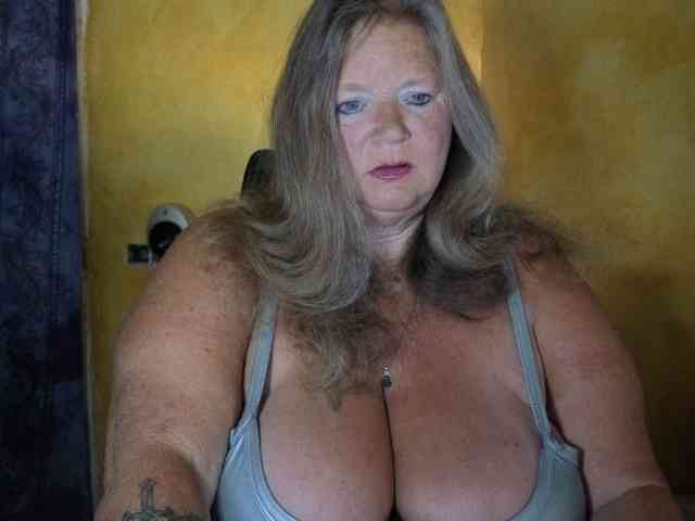 lady-vamp webcam