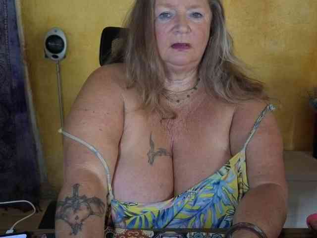 lady-vamp webcam