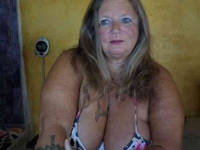 lady-vamp webcam
