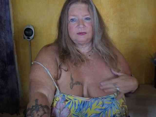 lady-vamp webcam