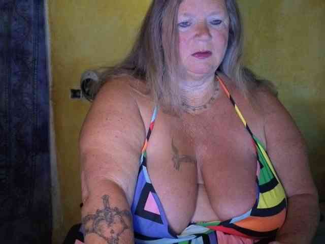 lady-vamp webcam