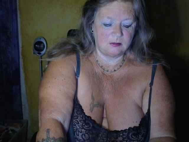 Model: lady-vamp
