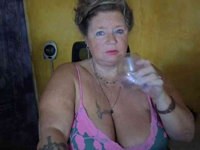 lady-vamp webcam