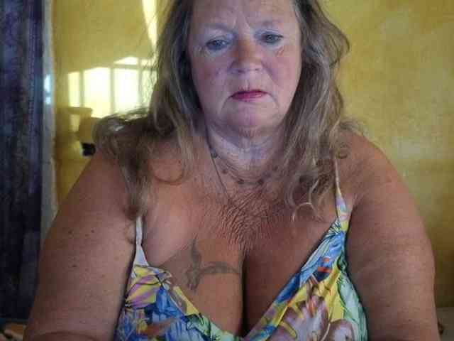 lady-vamp webcam