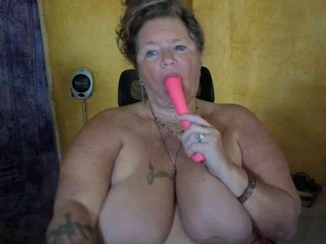 lady-vamp webcam