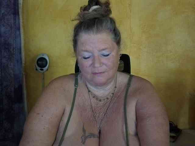 lady-vamp webcam