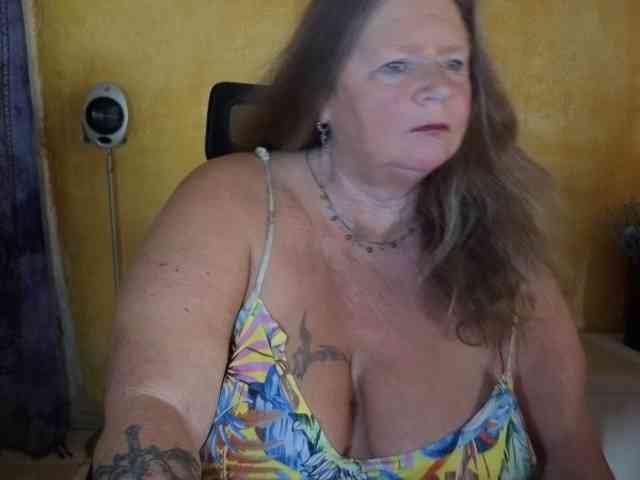 Model: lady-vamp