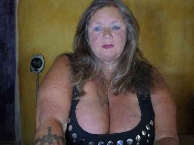 lady-vamp webcam