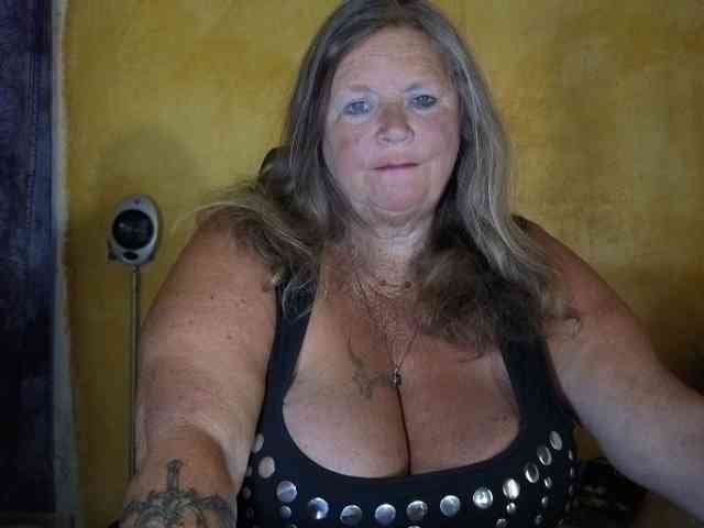 lady-vamp webcam
