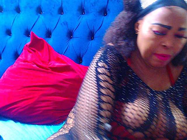 Ebonycandy10 live cam on BongaCams