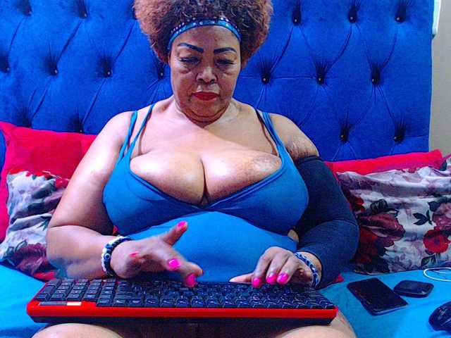 Ebonycandy10 webcam