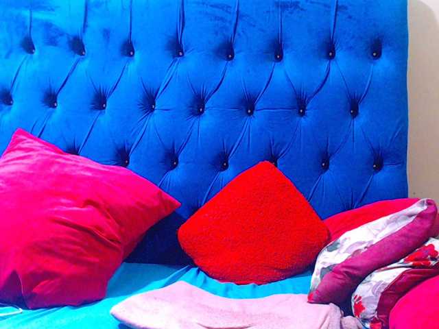 Ebonycandy10 live cam on BongaCams