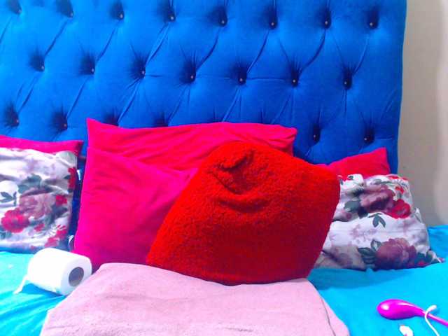 Ebonycandy10 live cam on BongaCams