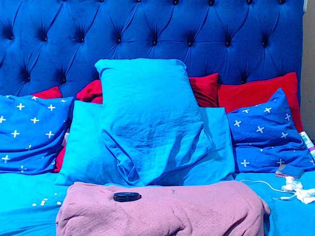 Ebonycandy10 live webcam show
