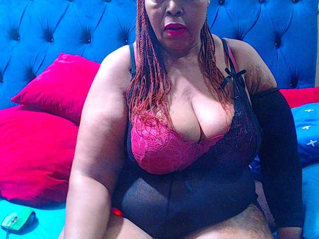 Ebonycandy10 live cam on BongaCams