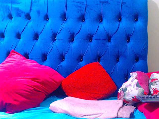 Ebonycandy10 live cam on BongaCams
