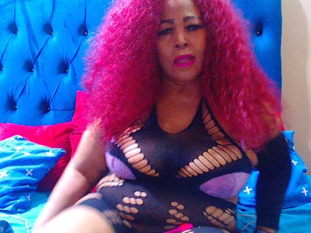 Ebonycandy10, live now on BongaCams