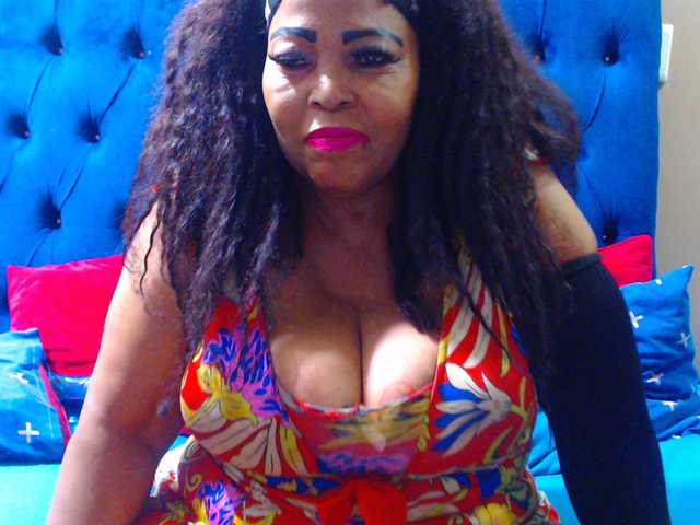 Ebonycandy10 live cam on BongaCams