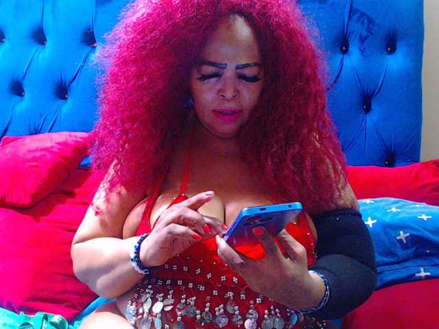 Ebonycandy10 live cam on BongaCams