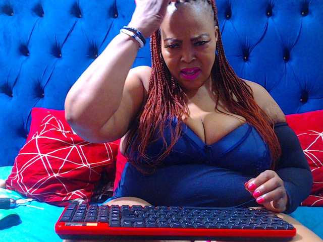 Ebonycandy10 live cam on BongaCams