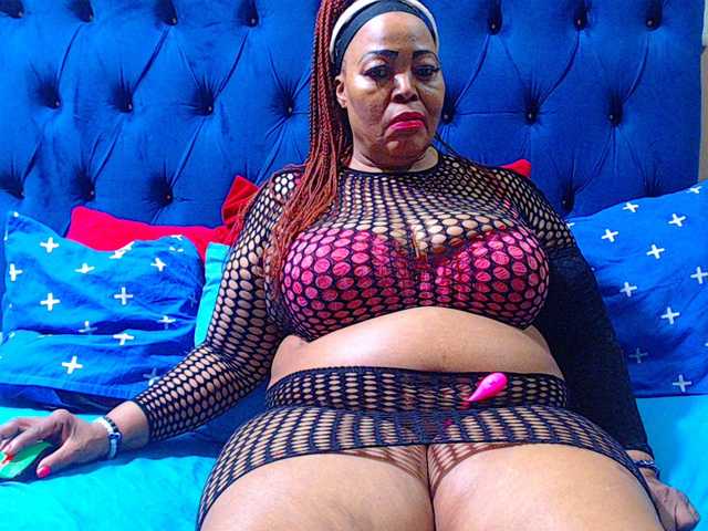 Ebonycandy10 live webcam show