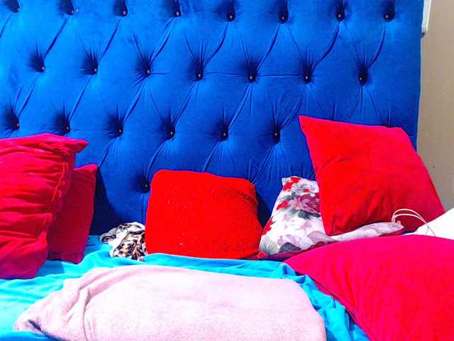 Ebonycandy10 live cam on BongaCams