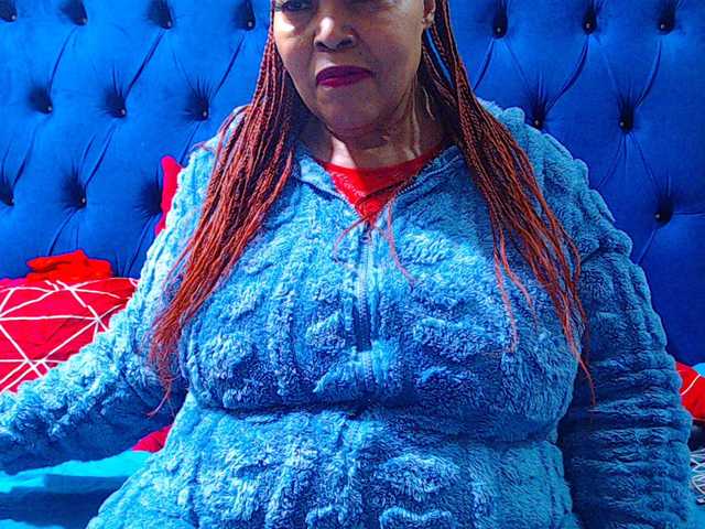 Ebonycandy10 live cam on BongaCams