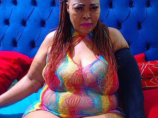Ebonycandy10 live cam on BongaCams