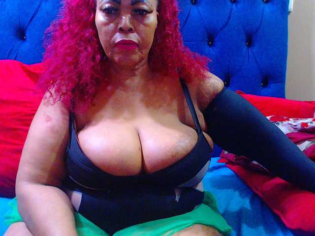 Ebonycandy10 live cam on BongaCams