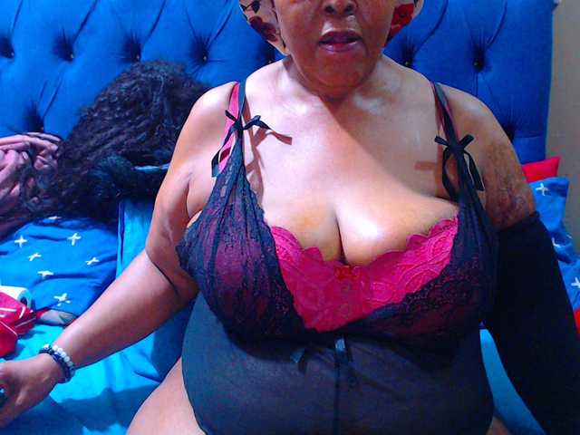 Ebonycandy10 live cam on BongaCams