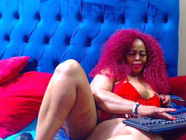 Ebonycandy10 live cam on BongaCams