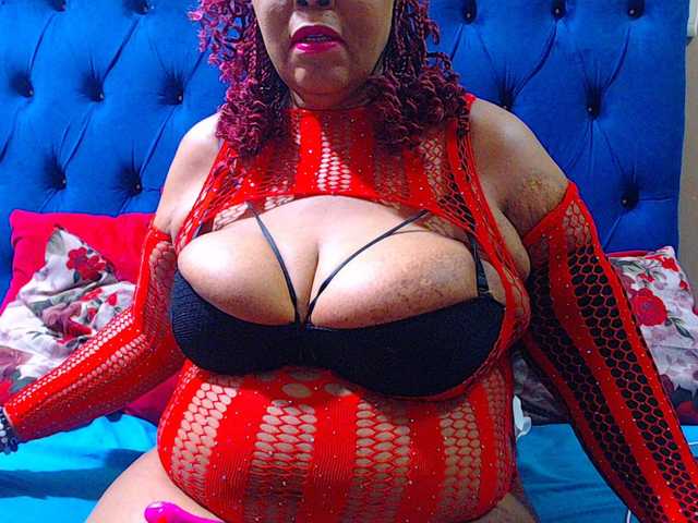 Ebonycandy10 live cam on BongaCams