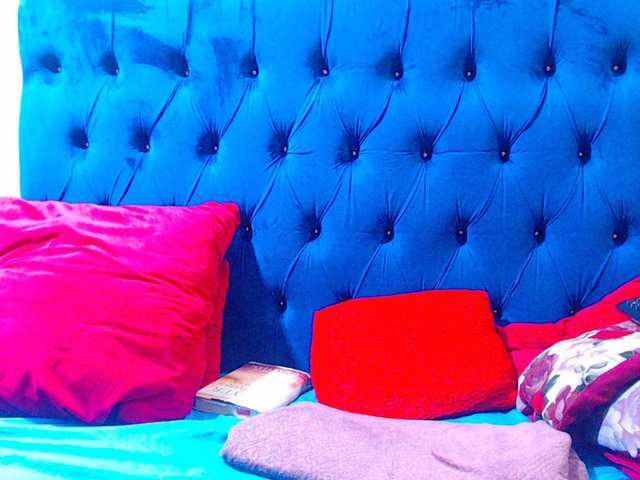 Ebonycandy10 live cam on BongaCams