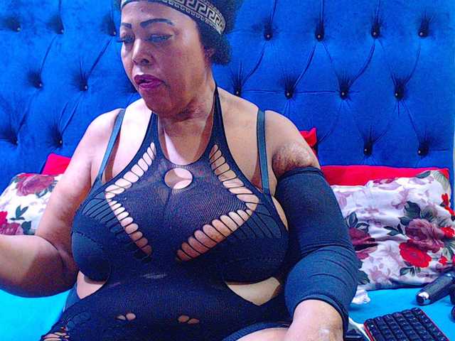 Ebonycandy10's BongaCams show and profile