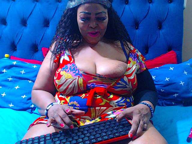 Ebonycandy10 live cam on BongaCams