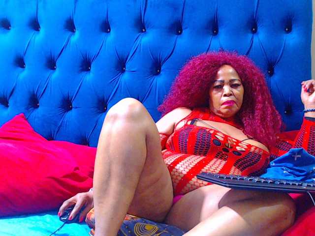 Ebonycandy10 live cam on BongaCams