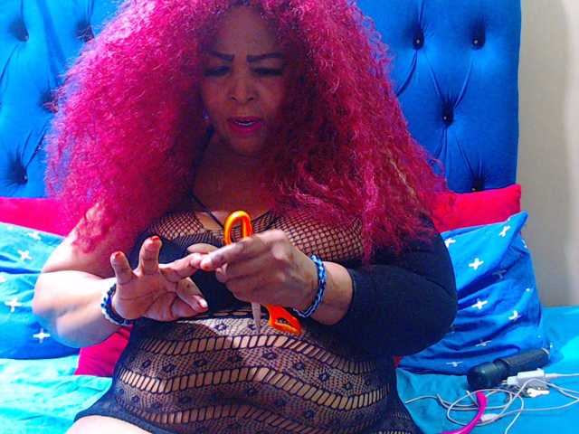 Ebonycandy10 live cam on BongaCams