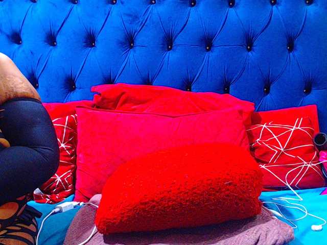 Ebonycandy10 live cam on UnifiedCams