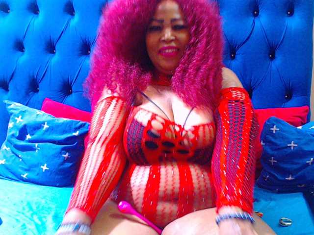 Ebonycandy10 live cam on BongaCams