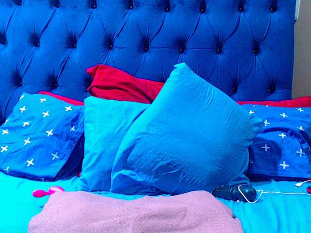 Ebonycandy10 live webcam show