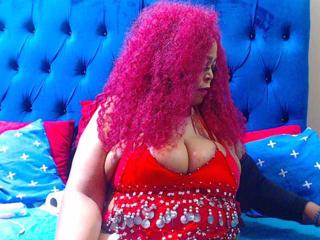 Ebonycandy10 live cam on BongaCams