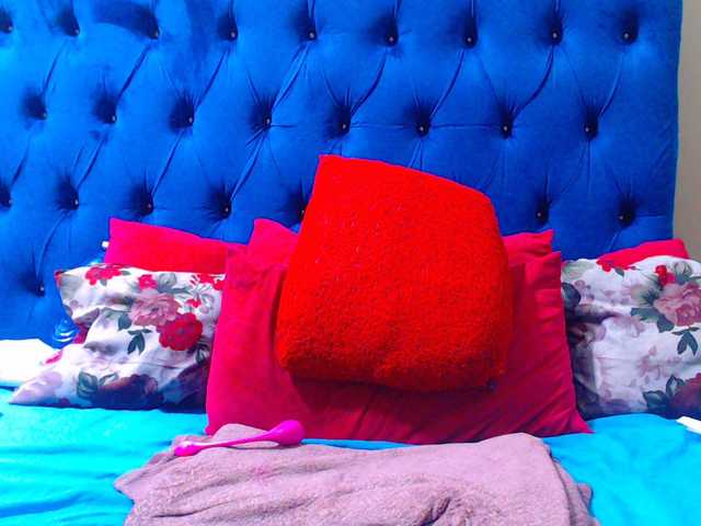 Ebonycandy10 — live female cam