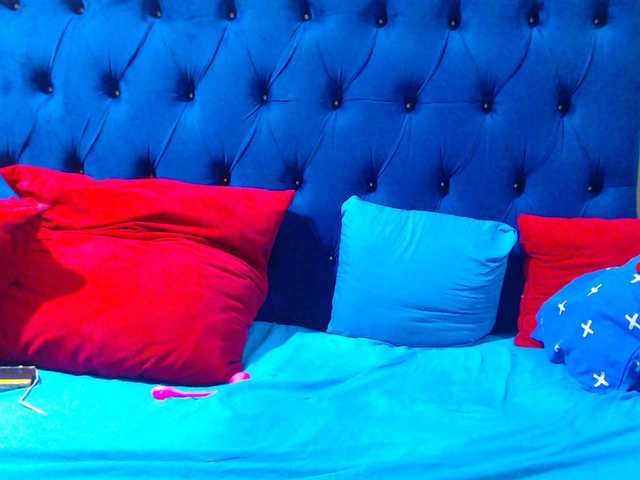 Ebonycandy10 live webcam show