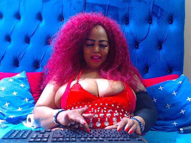 Ebonycandy10 live cam on BongaCams