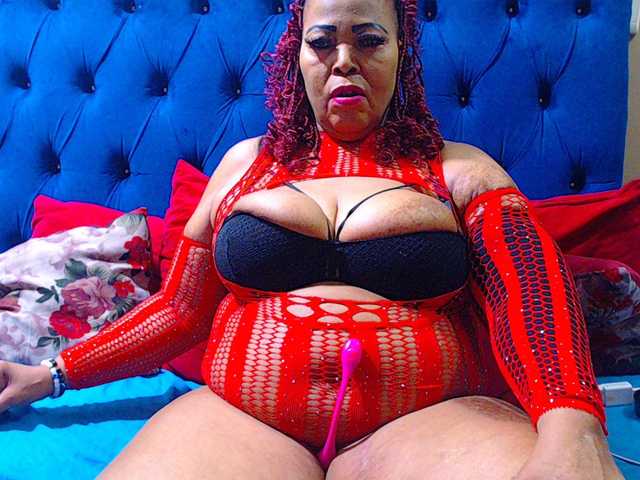 Ebonycandy10 live cam on BongaCams